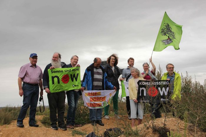Foto: Mitglieder des BUND Landesarbeitskreis Energie und Klimaschutz am Tagebau Hambach